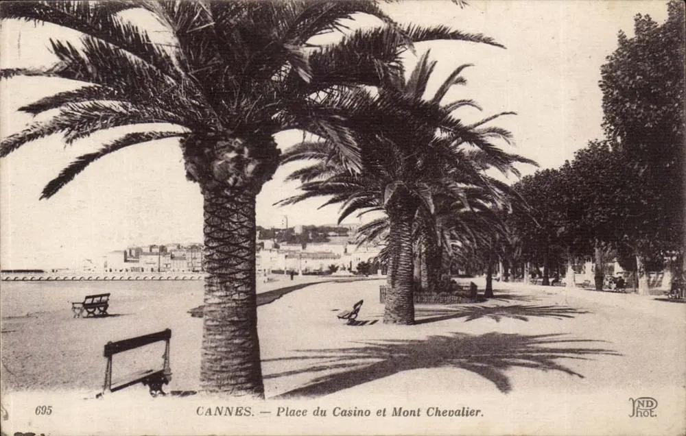 CANNES — Place du Casino und Mont Chevalier — IND Phot. - Vorderseite