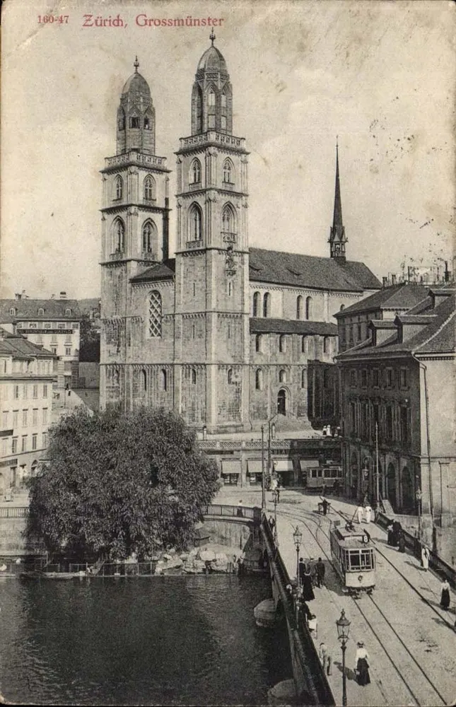 Zürich, Grossmünster — Ansicht mit dem Rhein und einer Straßenbahn — Foto von Karren-Centrale, n°160-47 - Vorderseite