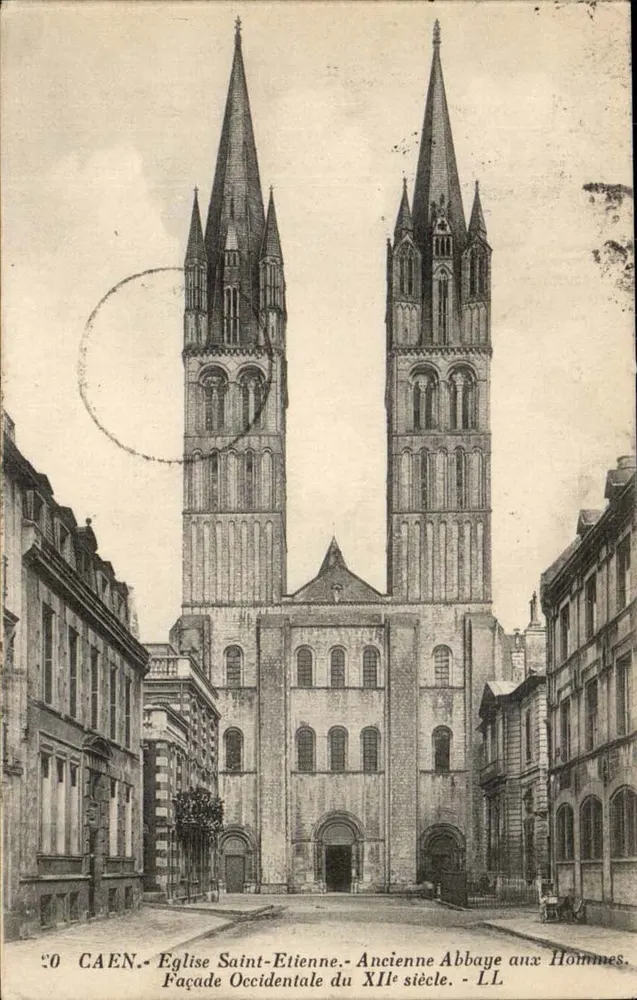 Caen — Kirche Saint-Étienne — Westfassade des 12. Jahrhunderts — LL - Vorderseite