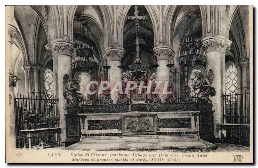 Caen — Kirche Saint Étienne (ehemalige Abtei der Männer). Großer Altar. Marmor und gefräste, vergoldete Bronze (18. Jahrhundert). - Vorderseite