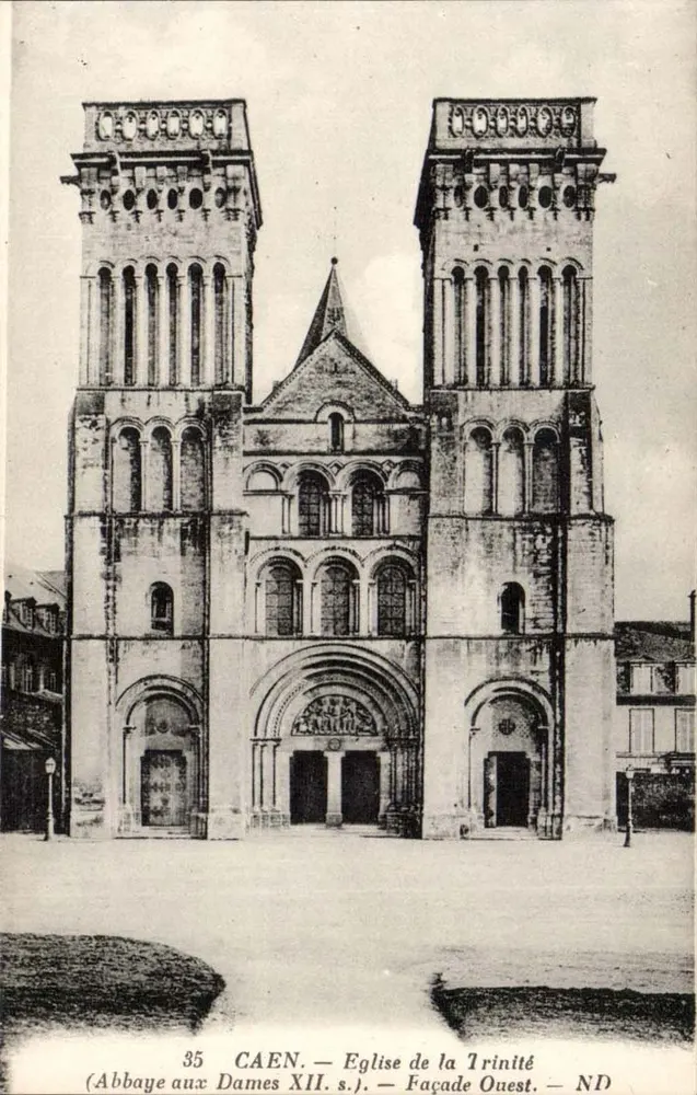 Caen — Igreja da Trindade (Abadia das Damas XII s.) — Fachada Oeste — ND - Frente