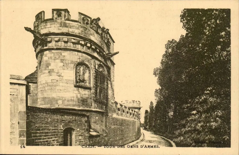 Caen — Torre dos Homens de Armas — Edição Francesa - Frente