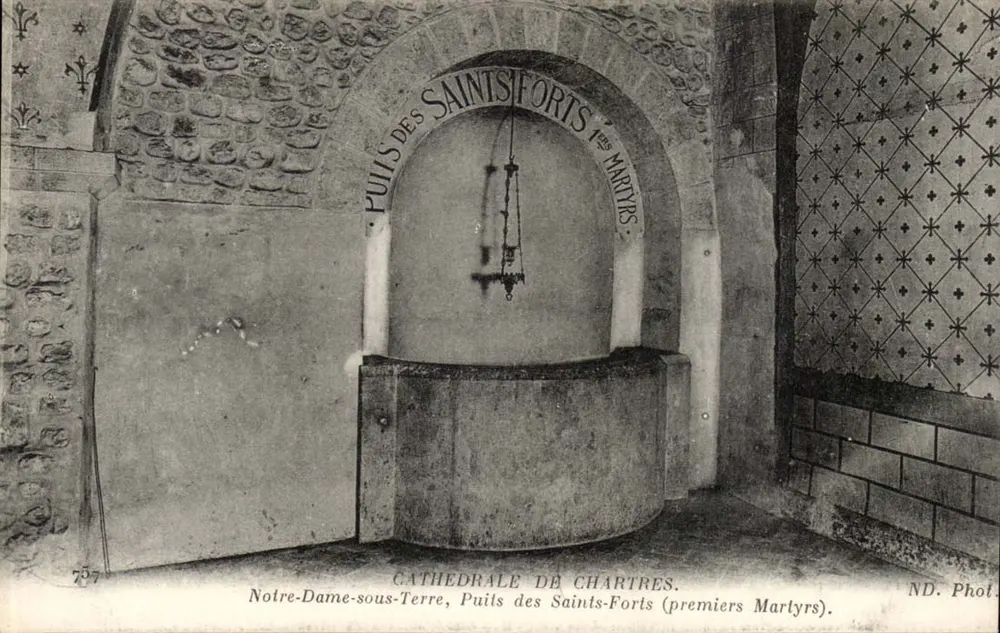 Chartreser Kathedrale — Puits des Saints-Forts (erste Märtyrer) — ND. Phot. - Vorderseite