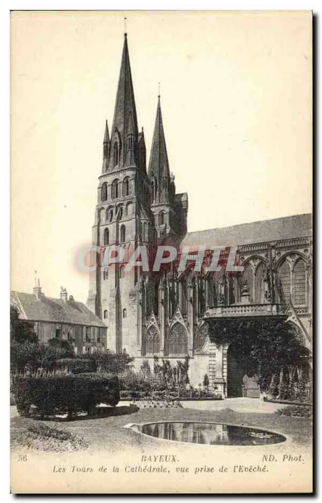 Bayeux — As Torres da Catedral, visão tirada do Bispo — ND. Fot. - Frente