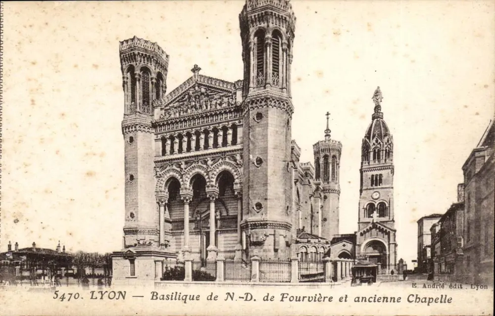 LYON — Basilika Notre-Dame de Fourvière und alte Kapelle — E. Andrié Verlag Lyon - Vorderseite