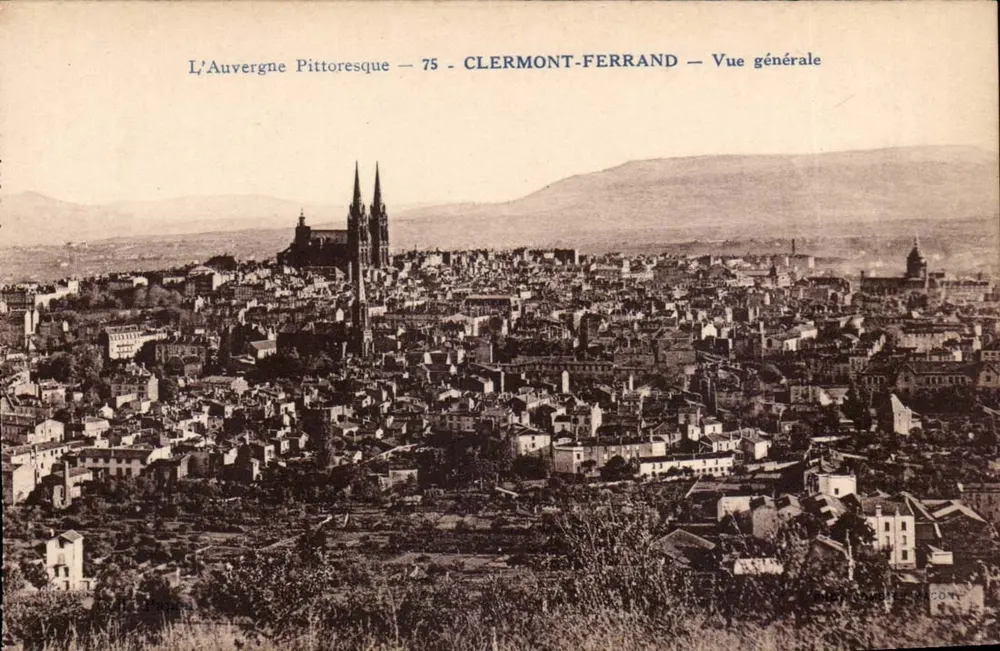 Clermont-Ferrand — Widok ogólny — Piekna Auvergne — 75 - Awers