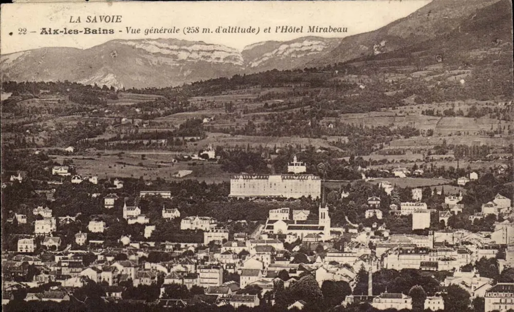 Aix-les-Bains — Allgemeiner Blick (258 m. Höhe) und das Hotel Mirabeau — Savoyen - Vorderseite