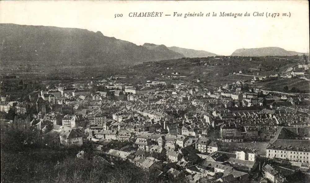 Chambéry — Allgemeiner Blick und die Montagne du Chat (1472 m.) — L. Nynhugo, Verlag Chambéry, Nr. 500 - Vorderseite