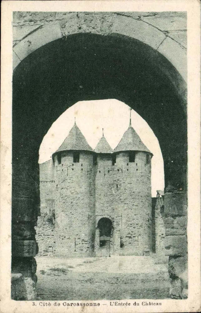 Cidade de Carcassonne — A Entrada do Castelo — Editor Henri Baudouin, Toulouse, n°3 - Frente
