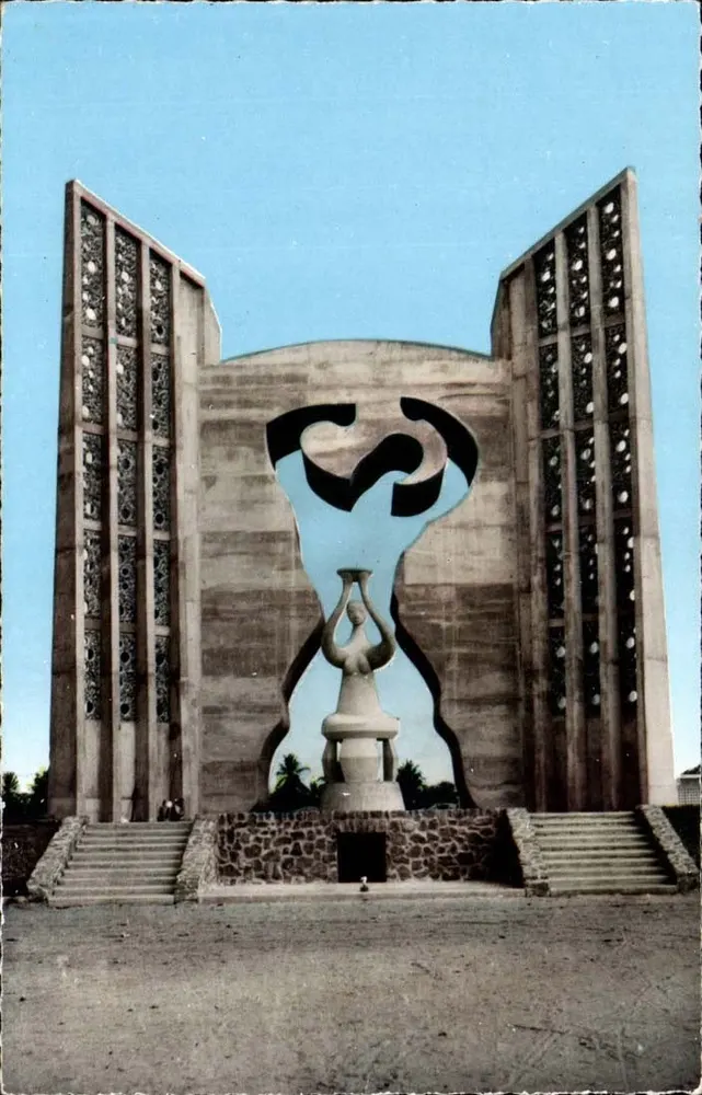 Lomé (Togo) — Unabhängigkeitssäule — Bromocolore - Vorderseite