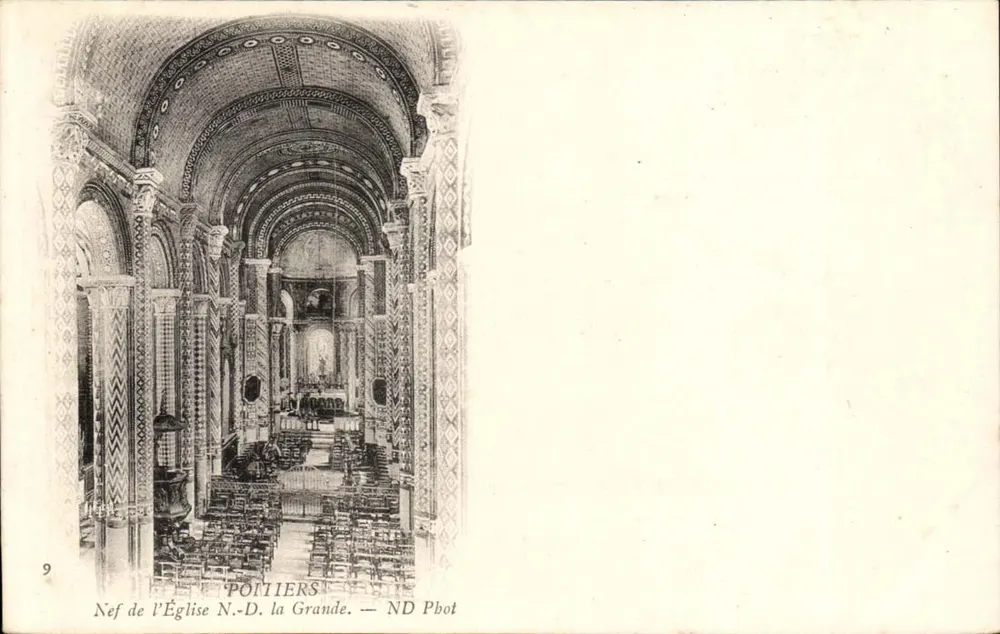 Nef de l'Église N.-D. la Grande — Poitiers — ND Phot - Recto
