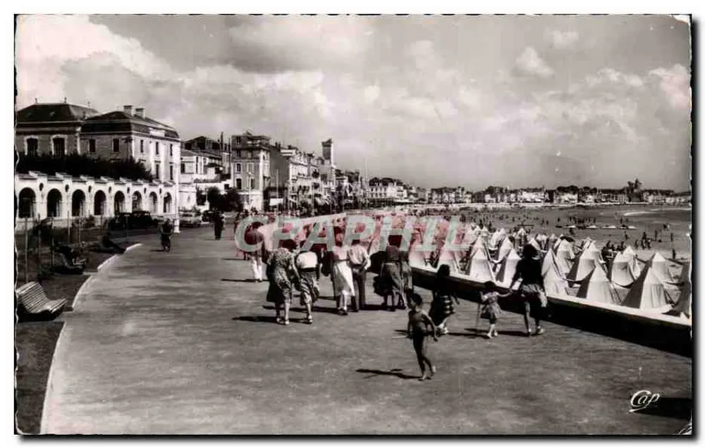 Les Sables-d'Olonne — A praia e o porto — Cité des Arts Photomécaniques - Frente