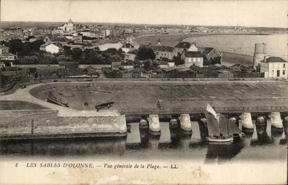 Les Sables d'Olonne — Vista geral da Praia — LL - Frente