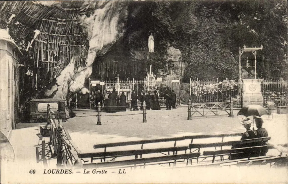 LOURDES — A Gruta — LL - Frente