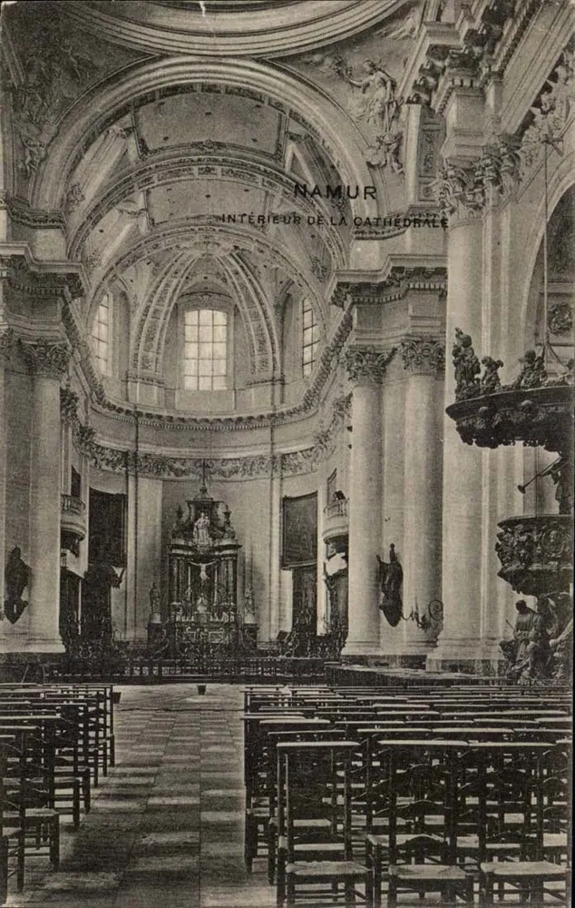 Innenraum der Kathedrale — Namur - Vorderseite