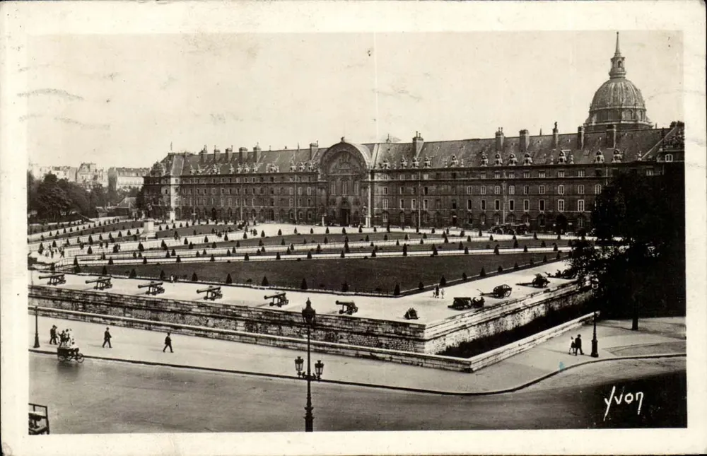 O Hotel dos Invalidos — Paris — Editor Yvon, n° 7 - Frente