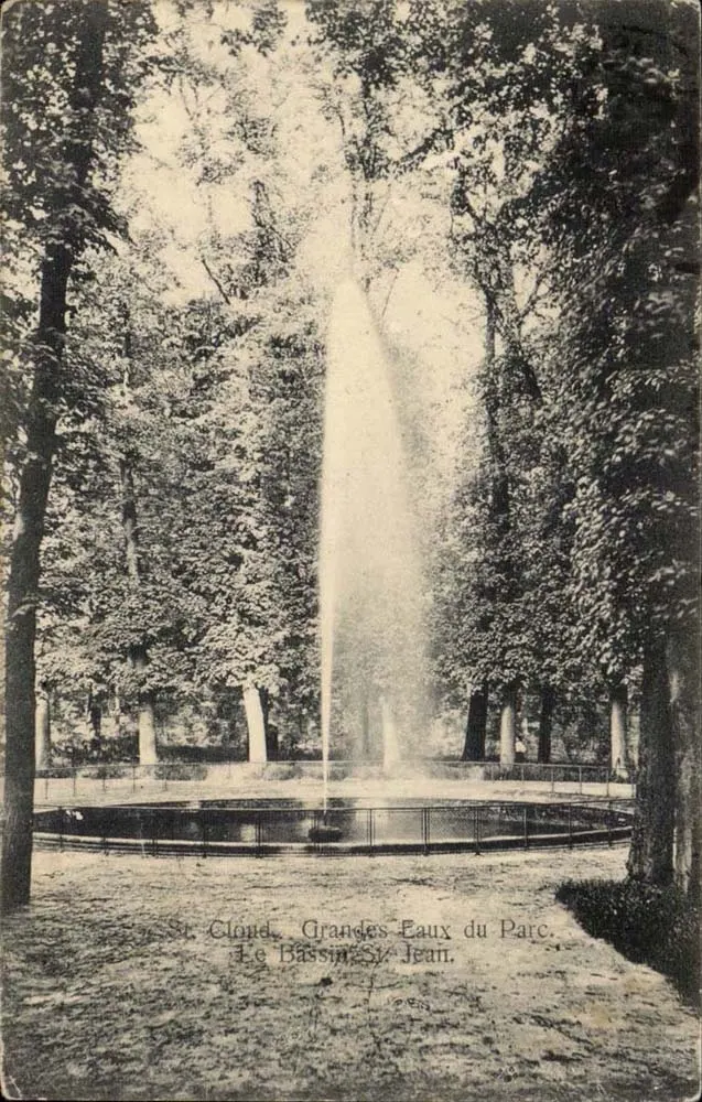 St Cloud - Grandes Eaux du Parc. Le Bassin St Jean — Édition Triangia, n° 2081 - Vorderseite