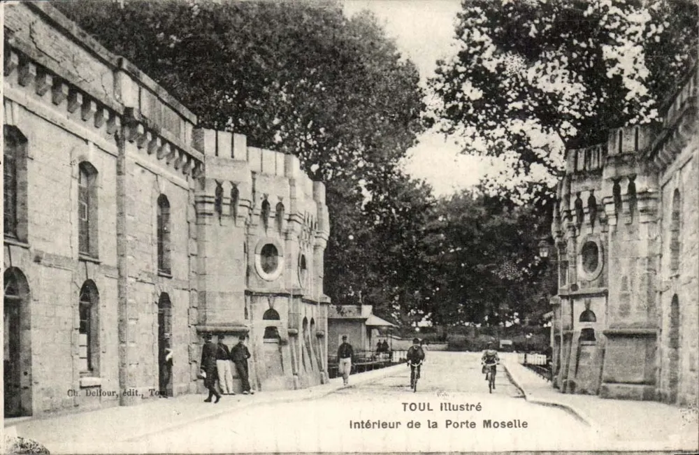 Toul — Innenansicht der Porte Moselle — Ch. Delfour, Verlag Toul - Vorderseite