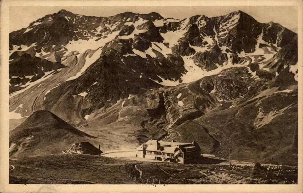 Col do Lautaret (2058 m.) — Chalet do P. L.M. e Massif do Cambeynot — Les Éditions d'Art 'Celtique' - Frente