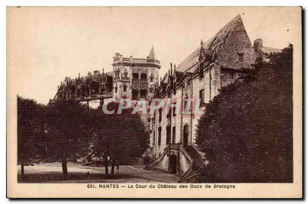 NANTES — Die Cour des Schlosses der Herzöge von Bretagne — P. Chapeau, n° 651 - Vorderseite
