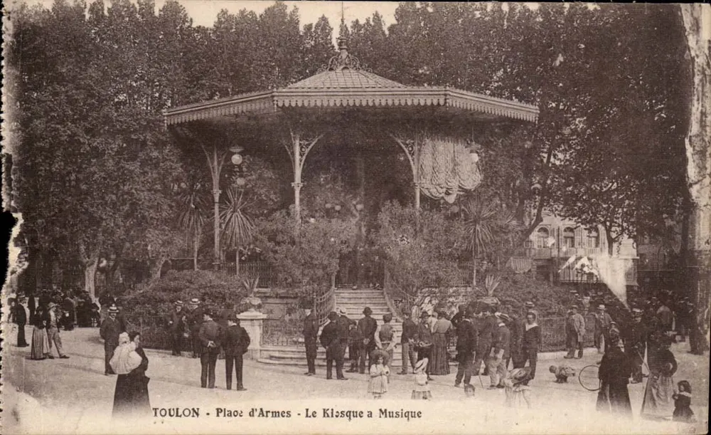 Toulon - Place d'Armes - Der Musikkiosk - Vorderseite