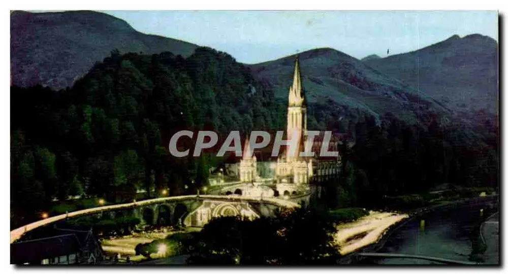 Lourdes — Die beleuchtete Basilika und die Prozession mit Fackeln — Edition A. Doucet - Vorderseite