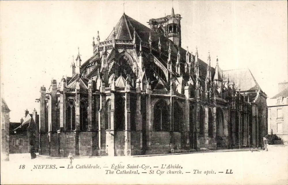 Nevers — Die Kathedrale — Kirche Saint-Cyr — Die Apse - Vorderseite