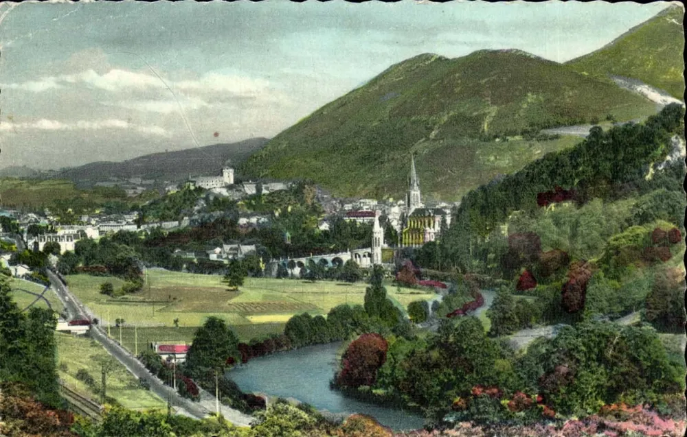 Lourdes — Vista geral — Edições Mairéennes - Pau, n°83 - Frente