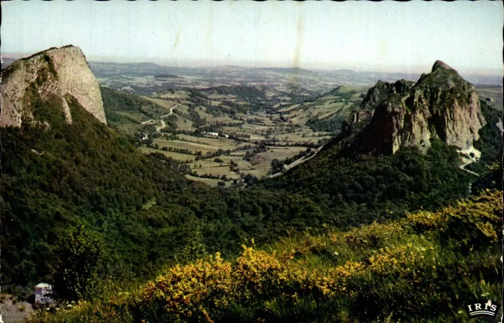 Roches Tuilières und Sanadoire — L'Auvergne — Verlag LUMICAP - Vorderseite