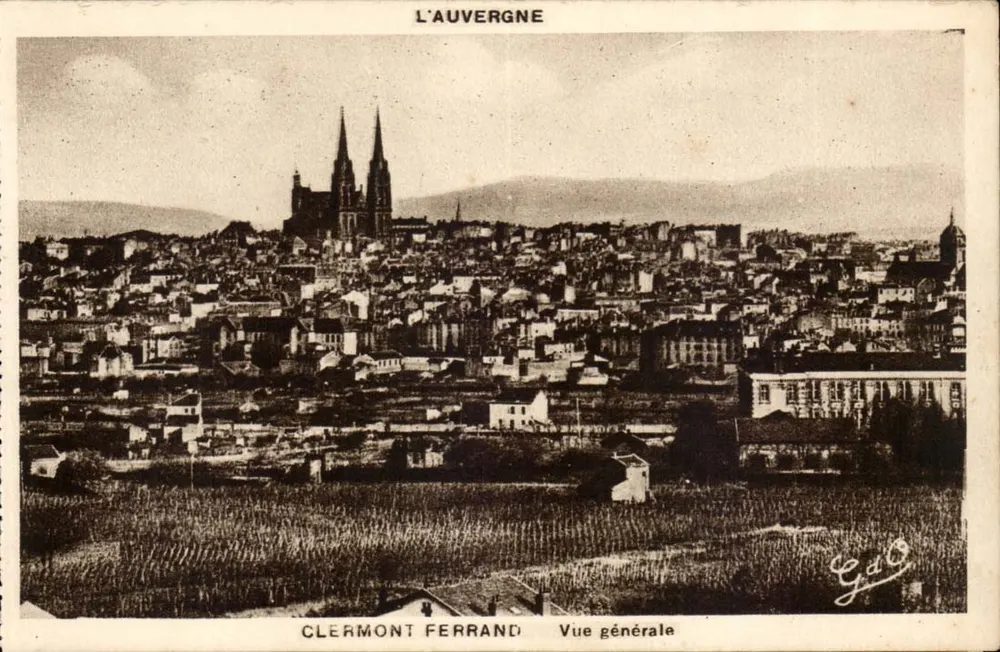 Clermont-Ferrand — Vista geral — G. D. (editor) - Frente
