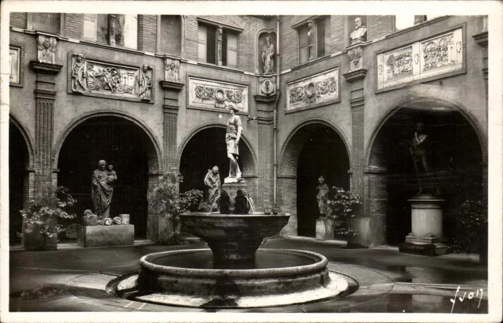 Wewnętrzna dziedzina Małego Klasztoru Muzeum — Toulouse — wydawca J. Jo 17 - Awers