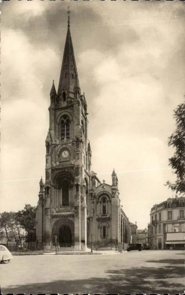 Angoulême — Igreja de Saint-Martial — Éditions O.P. Paris - Frente