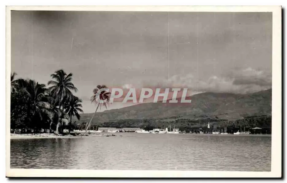 Visão de porto tropical — palmeiras e montanhas — editor desconhecido - Frente