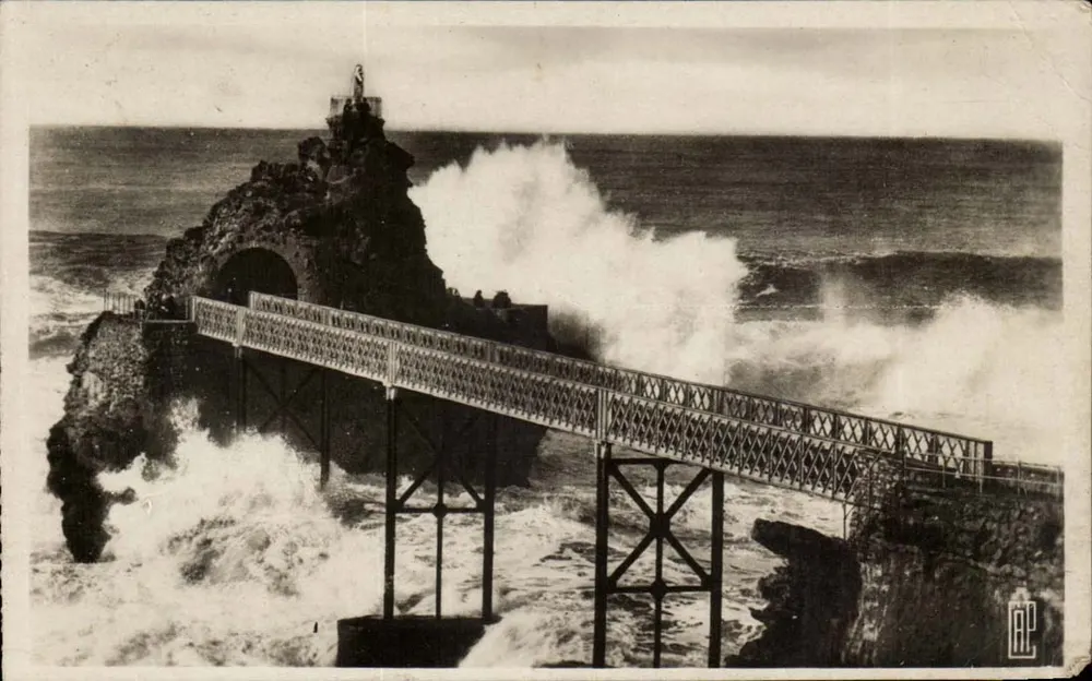 Felsen der Jungfrau — Biarritz — Verlag REAL-PHOTO, Nr. (15) - Vorderseite