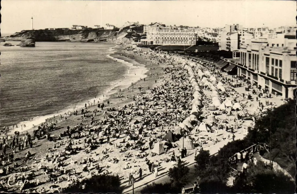 Biarritz — Vista geral da Praia — Paris - Frente