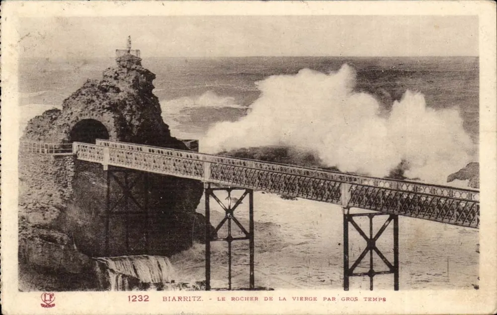 Biarritz - Der Felsen der Jungfrau bei stürmischem Wetter — Phototypie Labouche, n°1232 - Vorderseite