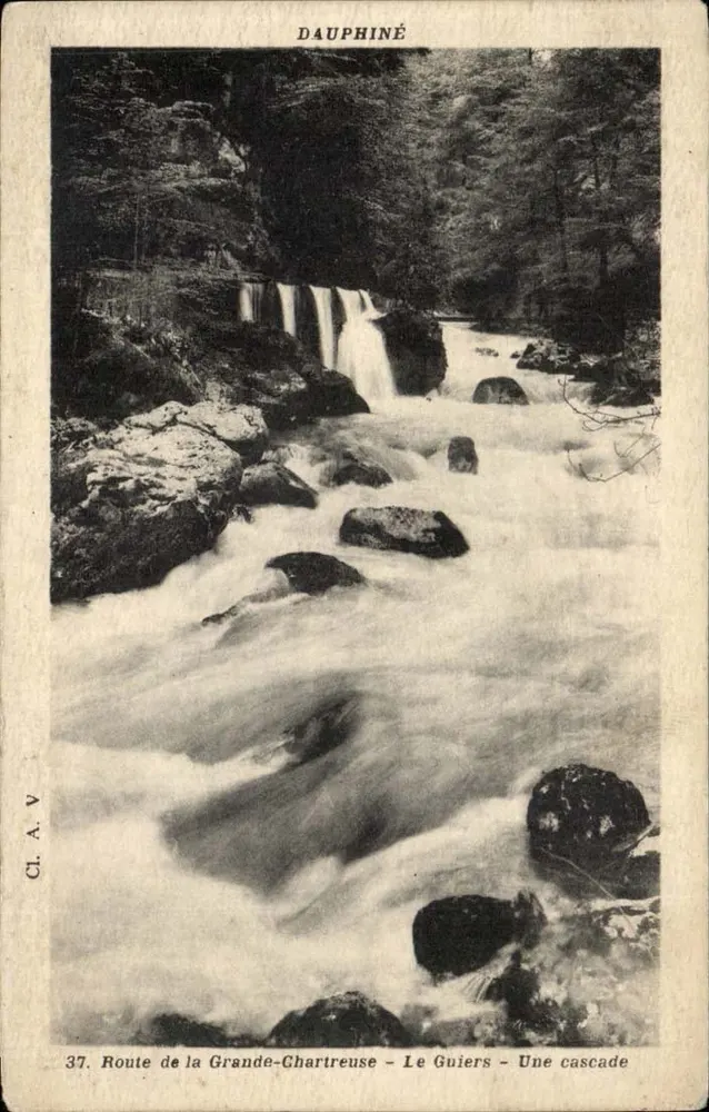 Dauphiné — Le Guiers — Une cascade — CI.A.V. n°37 - Recto