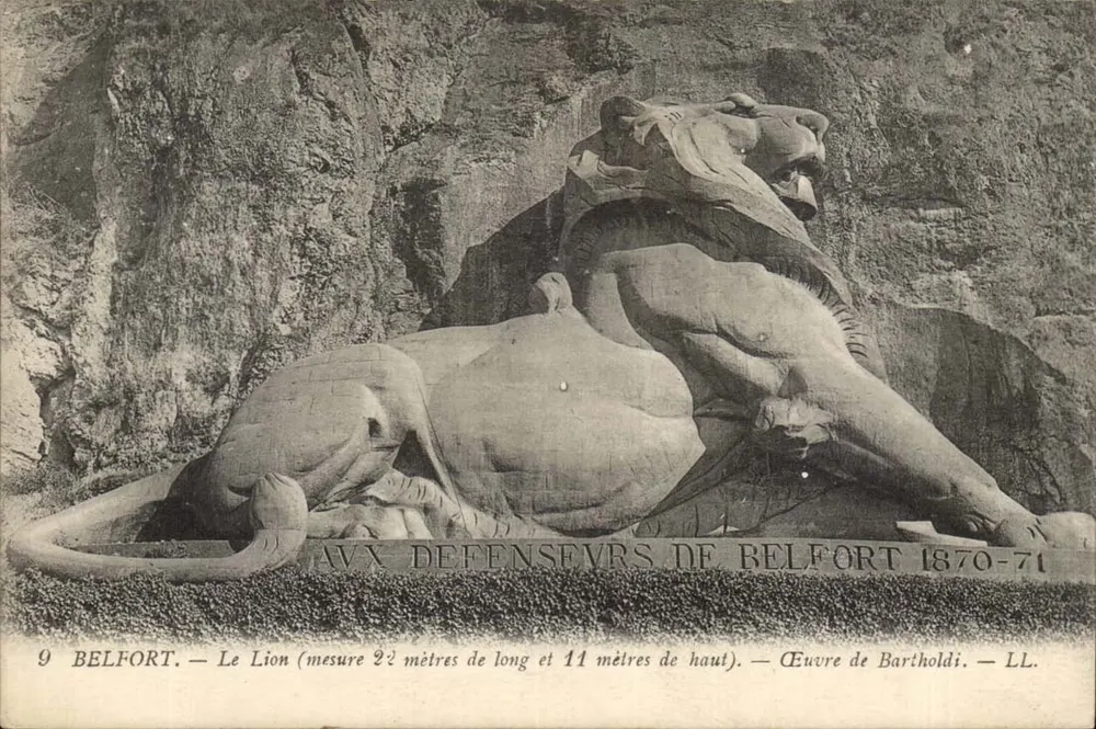 Belfort — O Leão — obra de Bartholdi — LL - Frente