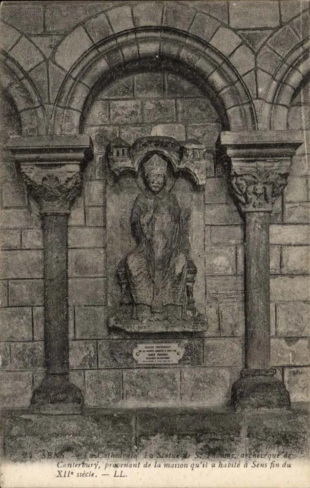 Sens — Die Kathedrale. Die Statue des St. Thomas, Erzbischof von Canterbury, aus dem Haus, das er Ende des 12. Jahrhunderts in Sens bewohnte. — LL. - Vorderseite