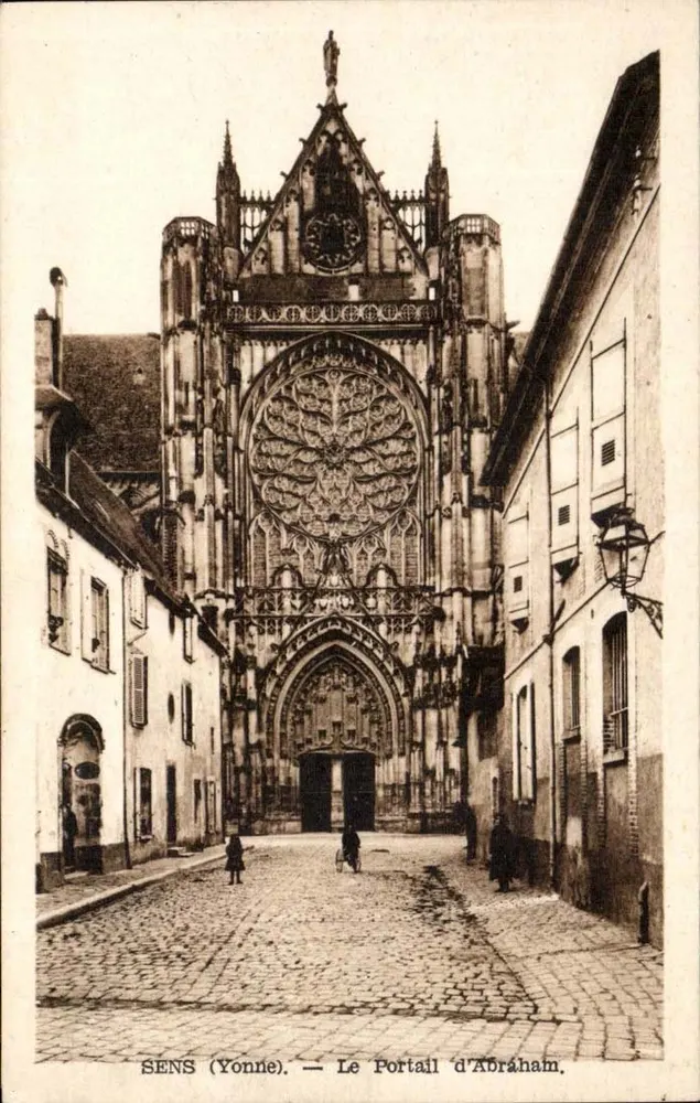 Sens (Yonne) — O Portal de Abraham - Frente