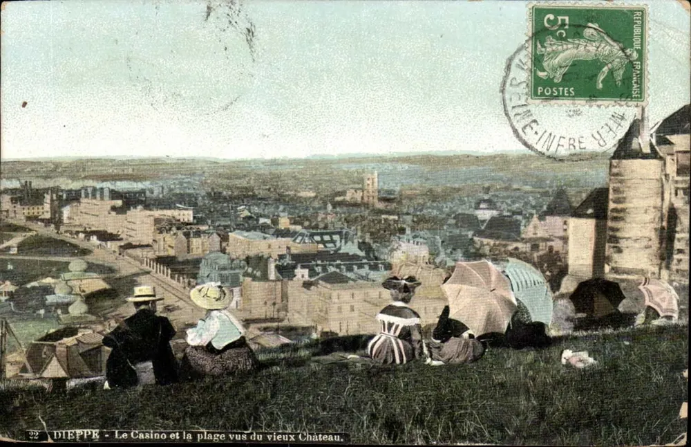 Dieppe — Das Casino und der Strand vom alten Schloss aus — unbekannter Verlag, Nr. 32 - Vorderseite