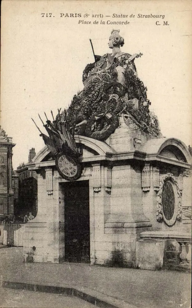 Paris (8e arrt) — Estátua de Strasbourg — C. M. - Frente