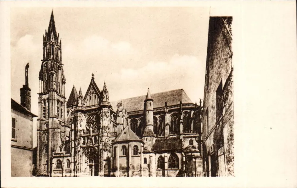 Catedral de Senlis — vista da fachada e da torre — ND.2 - Frente