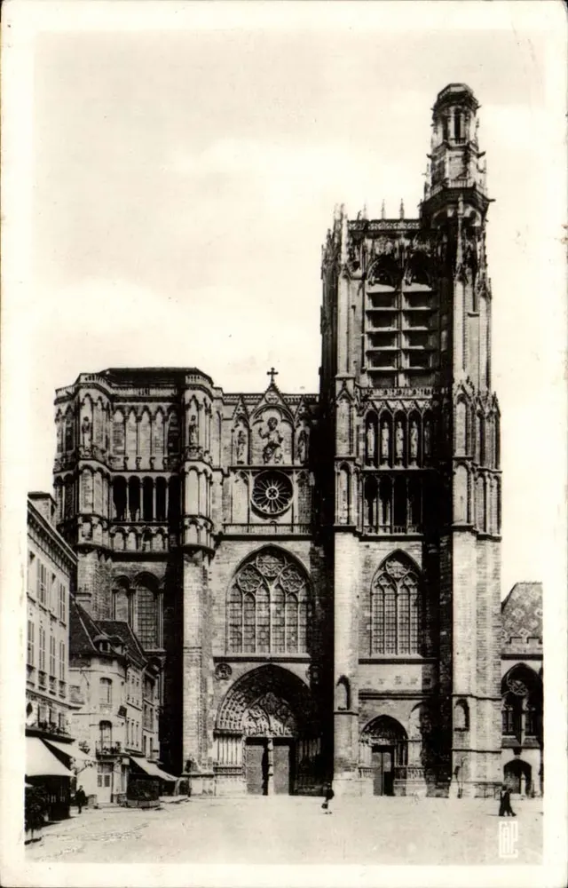 Sens — A Facha da Catedral — C.A.P. Paris - Frente