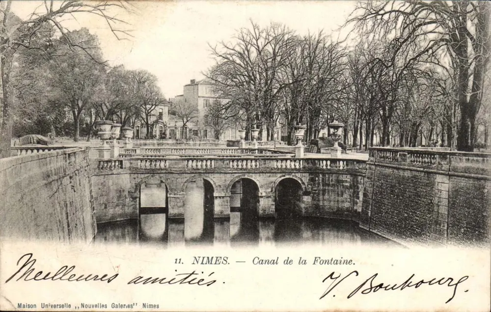 Nîmes — Canal da Fontaine — Maison Universelle, Novas Galerias, Nîmes - Frente