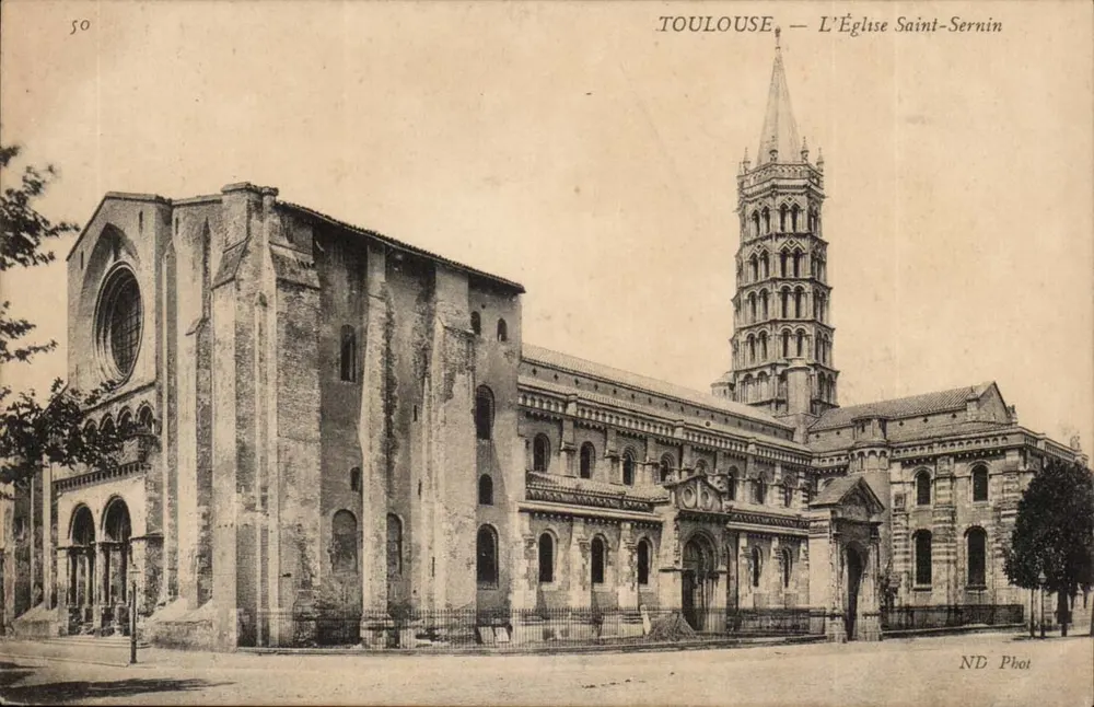 Toulouse — A Igreja de Saint-Sernin — ND Phot - Frente