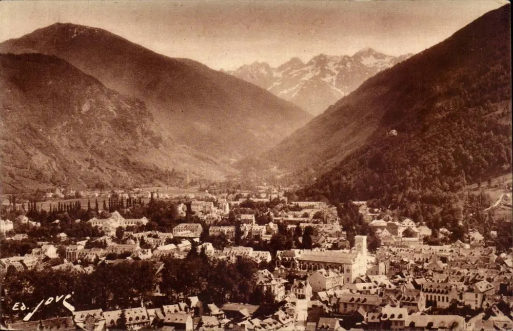 Luchon, Superbagnères e arredores — Vista geral — Edição Jové, Pau (H.-P.) - Frente