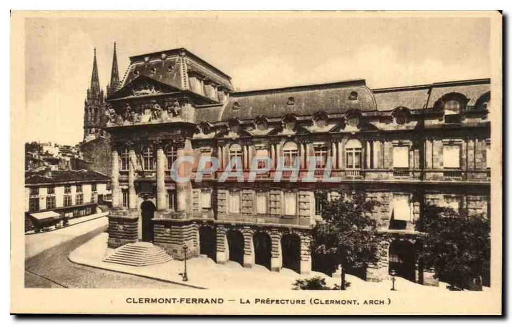 Clermont-Ferrand — A Prefeitura (Clermont, Arch) - Frente