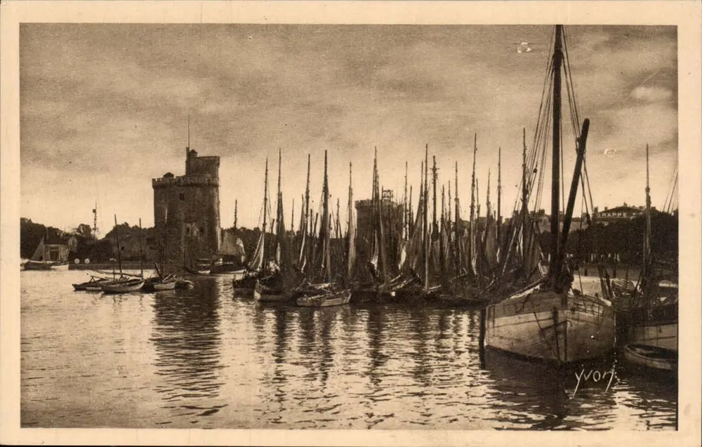 La Rochelle — Vista general del Puerto — Edición de Arte YVON, Neuilly-Saint-Genès - Anverso