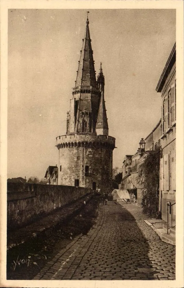 La Rochelle — Torre dell'Orologio — Edizioni d'Arte Yvart, Parigi - Recto